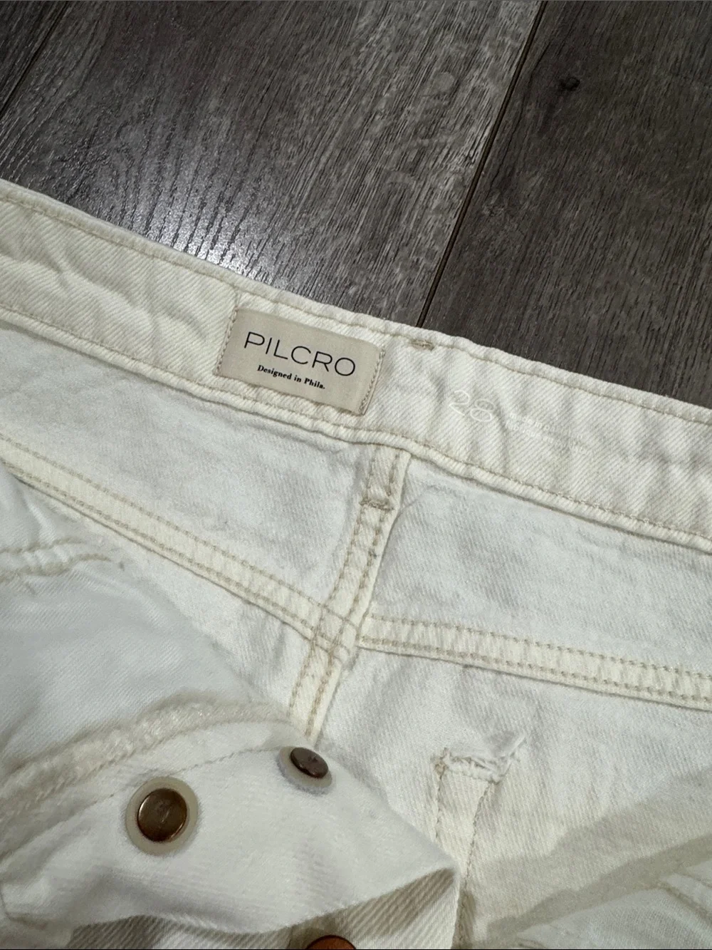NWT Anthropologie pilcro cream cut off denim shorts 28 - Picture 2 of 4